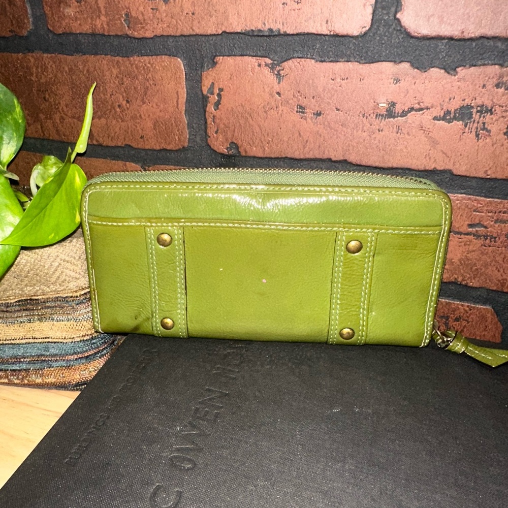 "RARE" COACH Double Buckle Zip Around Clutch Wallet - Picture 3 of 12